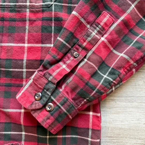 Vintage Eddie Bauer Men’s Medium Flannel Shirt Red Plaid Button Down Relaxed Fit - Picture 4 of 9